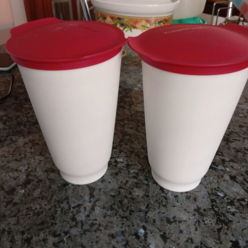 Tupperware glass set of 2 with lid 450ml like new
