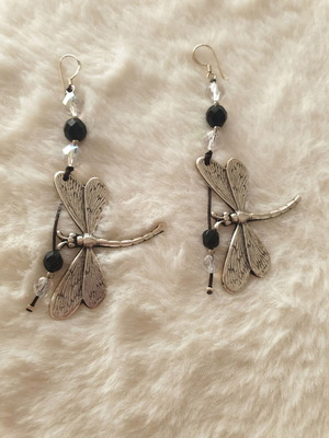 Dragonfly earrings like new, silver with black and transparent beads