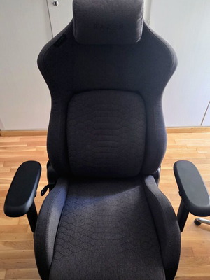 Razer Iskur V1 fabric gaming chair