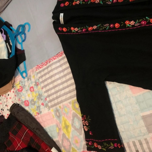 Black cardigan with 3/4 sleeves like new with striking pattern