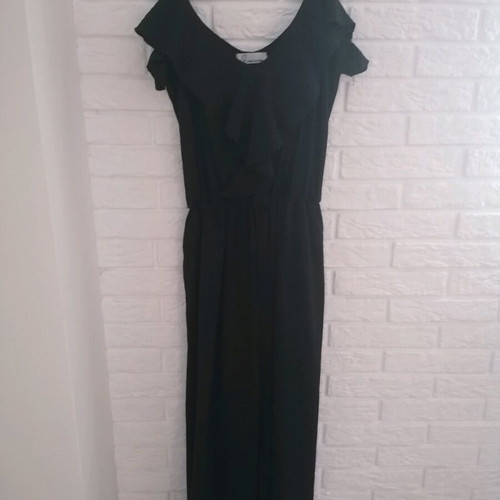One-piece jumpsuit with ruffles like new, black, size M