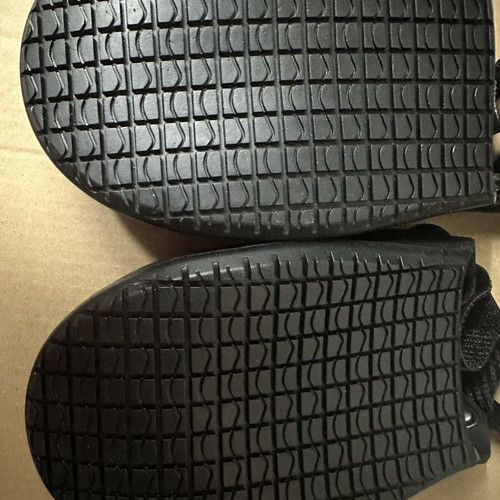 Tiger Grip Visitor Overshoes XL new with carrying case