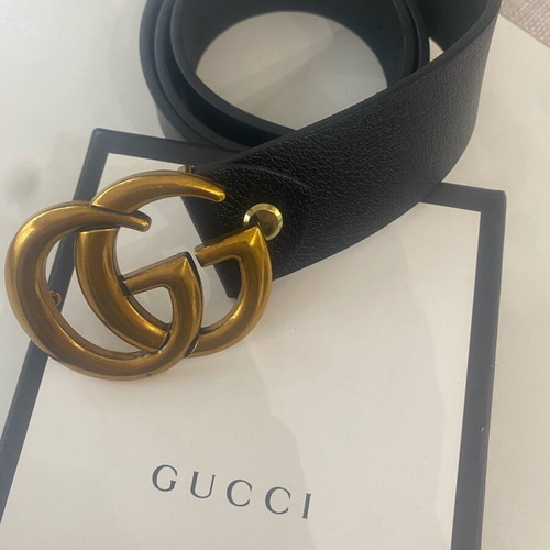 Gucci leather belt like new, size 105, black