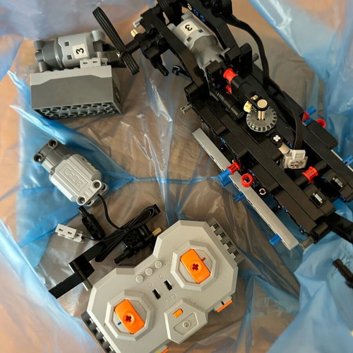 Lego Technic Ford F-150 Raptor and Cada building blocks used set