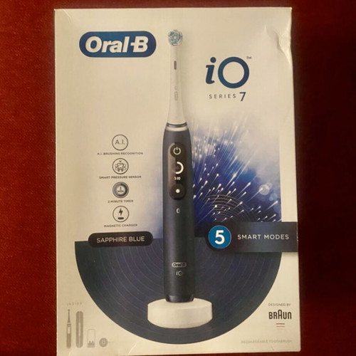 Oral-B iO Series 7 electric toothbrush new with timer and pressure sensor
