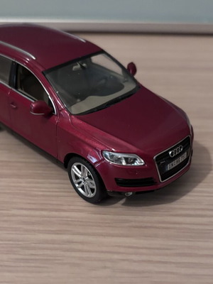 Audi Q7 μοντέλο 1/43 σαν καινούργιο