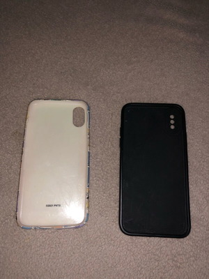 iPhone X/XS cases like new