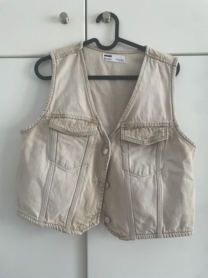 Denim vest Bershka beige size M like new