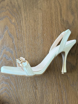 Mairy Boo by Envie White Sandals Size 39, 8cm Heel New
