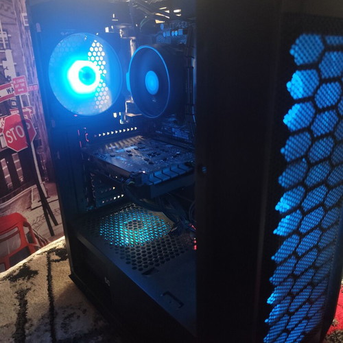 Gaming PC Ryzen 5 3600 GTX 1650 4GB 16GB RAM SSD 970 Evo Plus like new