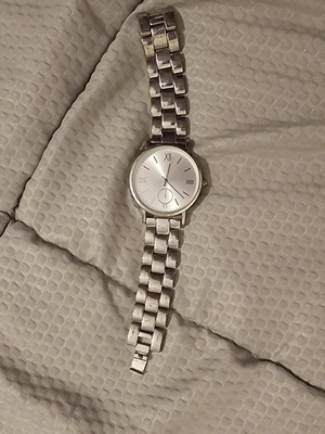 Primark women's watch silver like new with metal bracelet
