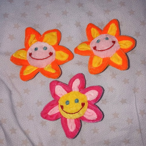 Flower magnets used, set of 3 for curtain