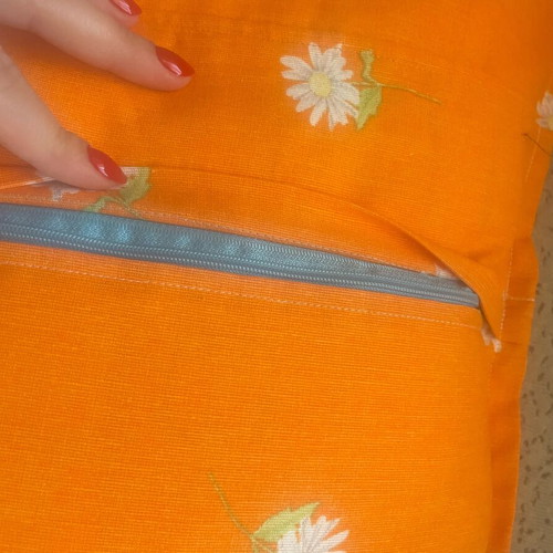 Decorative pillows like new, set 40x40 orange with daisies