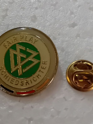 Collectible German Referee Fair Play Pin new