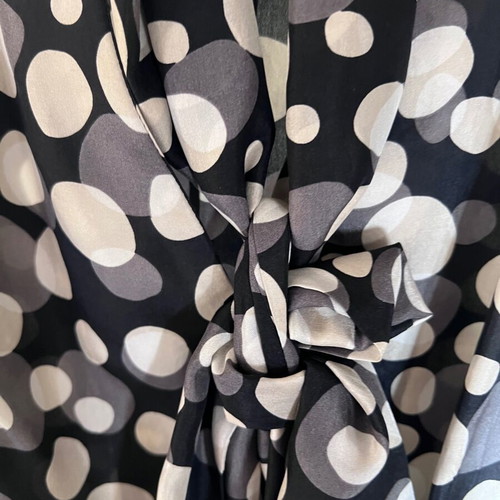 Cerruti 1881 sleeveless silk blouse with polka dot tie-neck, like new
