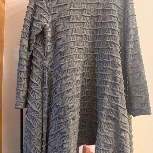 Asymmetric gray cardigan like new, one size with belt