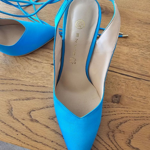 Envie Shoes satin heels size 38 like new, blue with ankle straps