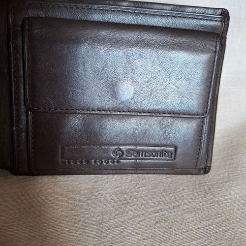 Samsonite leather wallet like new, brown chocolate color