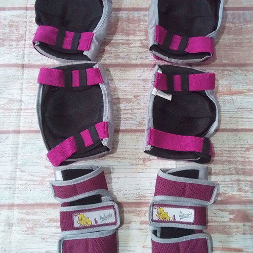 Unlites Kids Protection Set for Bicycle and Roller Skating Rider XS like new