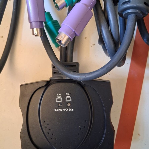 König PS2 Mini KVM Switch VGA 2-Port new with cables and box