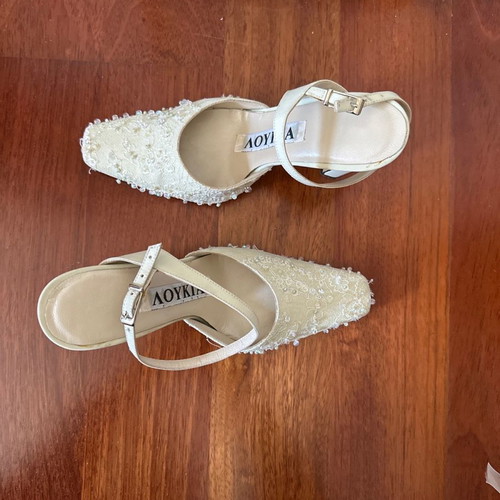 Loukia heels used 37 cream/green with handmade beads