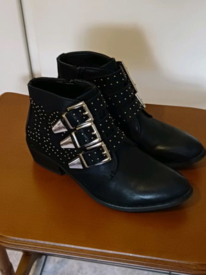 Boots size 39 black used with zipper and 4cm heel