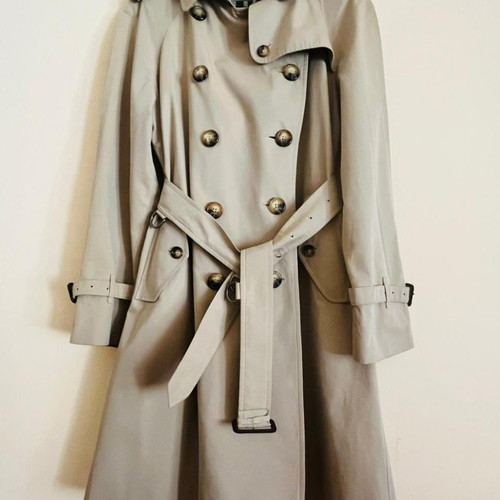Burberry London Heritage Trench Coat mid-length, like new, beige