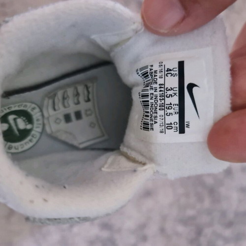 Nike baby shoes white 19.5 like new