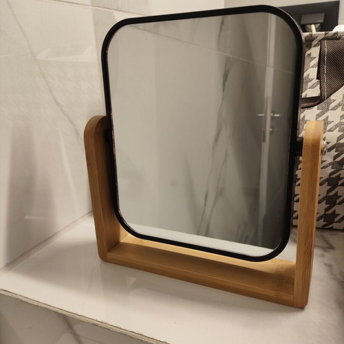 Two-dimensional tabletop mirror like new, rotating