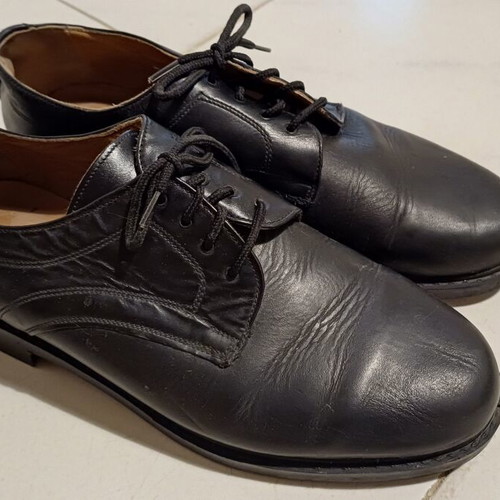 E.S. shoes like new, size 43
