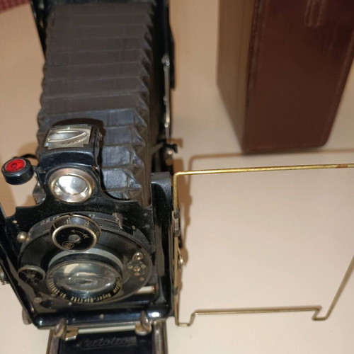Certotrop camera used with Mayer-Gorlitz 1:45 f13.5cm lens