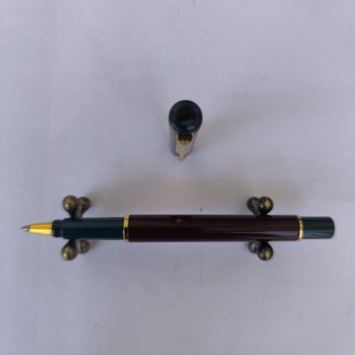 Parker 88 pen made in UK like new, burgundy color
