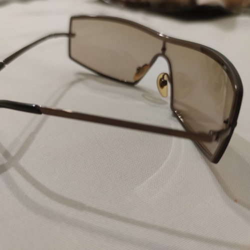 Vogue sunglasses used with brown lenses