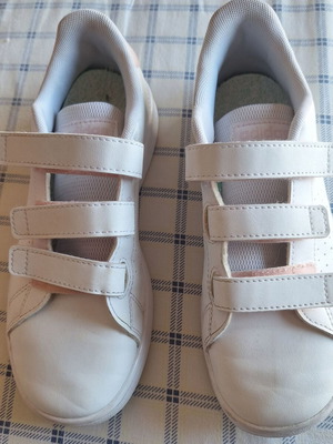 Adidas athletic shoes size 35, white and pink