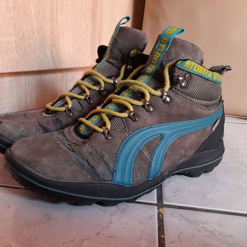 Boots used, size 42, gray with wear on front surface