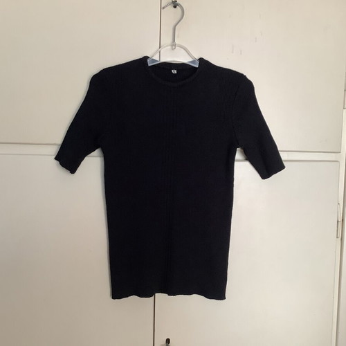 Knitted short-sleeve blouse black, like new, size Small