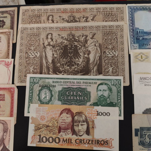 Collection of 22 foreign banknotes used
