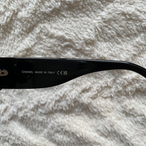 Chanel sunglasses like new, black, elegant summer style