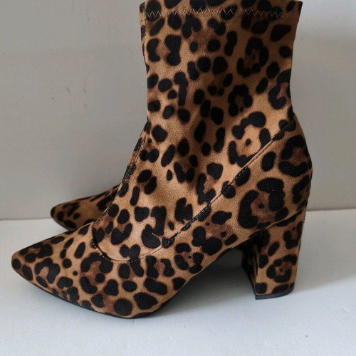 Μποτάκια μυτερά animal print καινούργια, μέγεθος 41