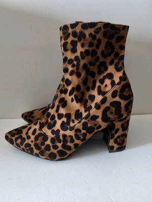 Μποτάκια μυτερά animal print καινούργια, μέγεθος 41