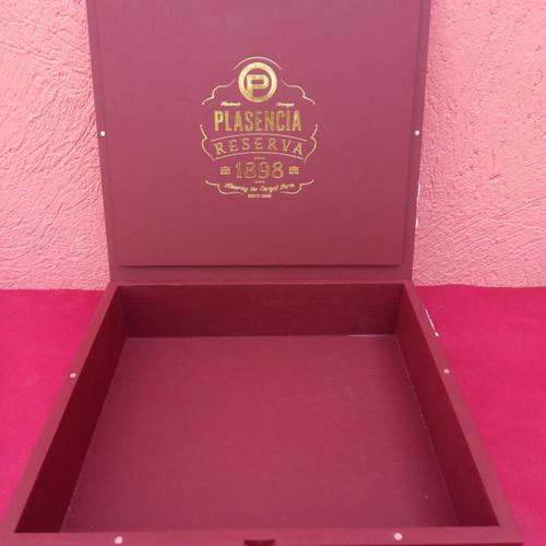 Cigar boxes lot in excellent condition