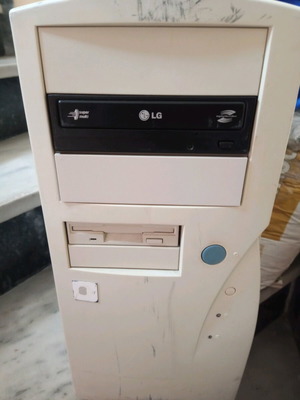 Desktop old technology used, unknown working condition