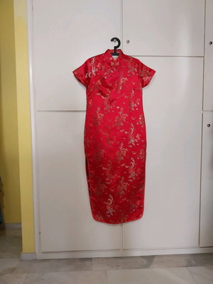 Φόρεμα παραδοσιακό Dragon κόκκινο σατέν με χρυσούς δράκους μέγεθος M/L like new