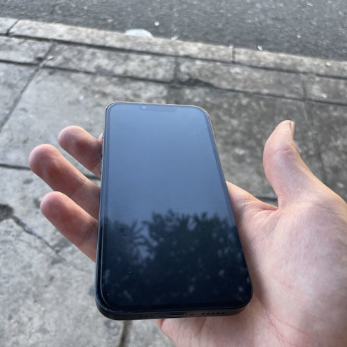 iPhone 13 midnight blue 128GB like new with box