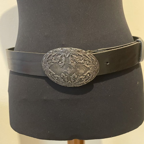Benetton belt like new, 85 cm length, black