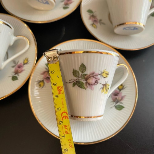 Bavaria coffee cup set of 4 with saucers porcelain like new