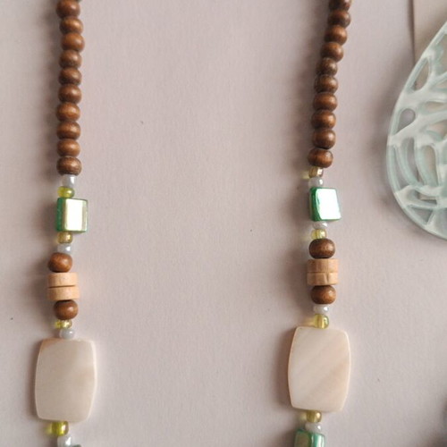 Jewelry set new with brown bead necklace and 2 pairs of blue earrings
