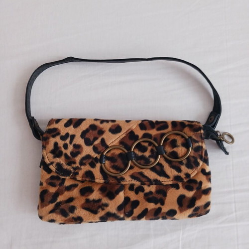 Small leopard print handbag like new, brown