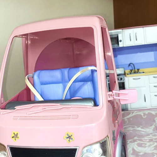 Barbie Hot Tub Party Bus 2006 used with working lights and sounds