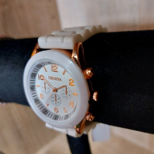 Analog watch white with gold details and adjustable silicone strap new
